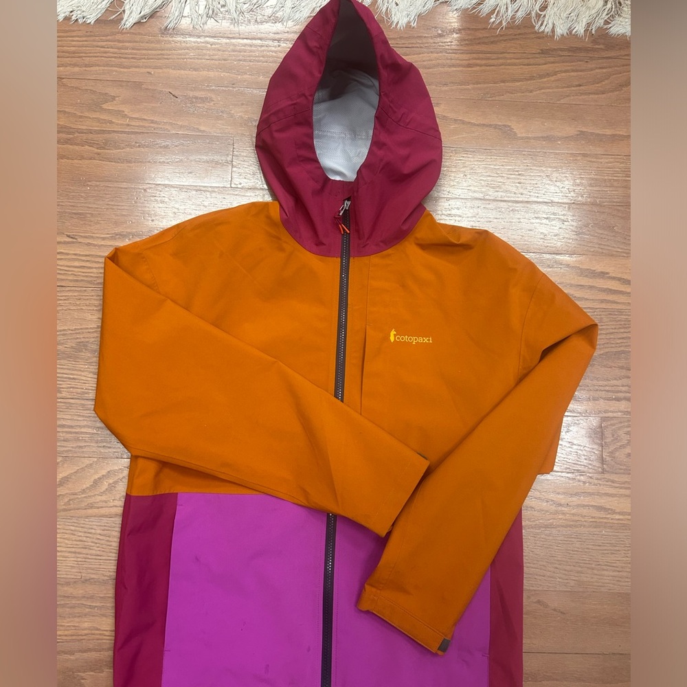 Women’s Cotopaxi rain jacket, EUC